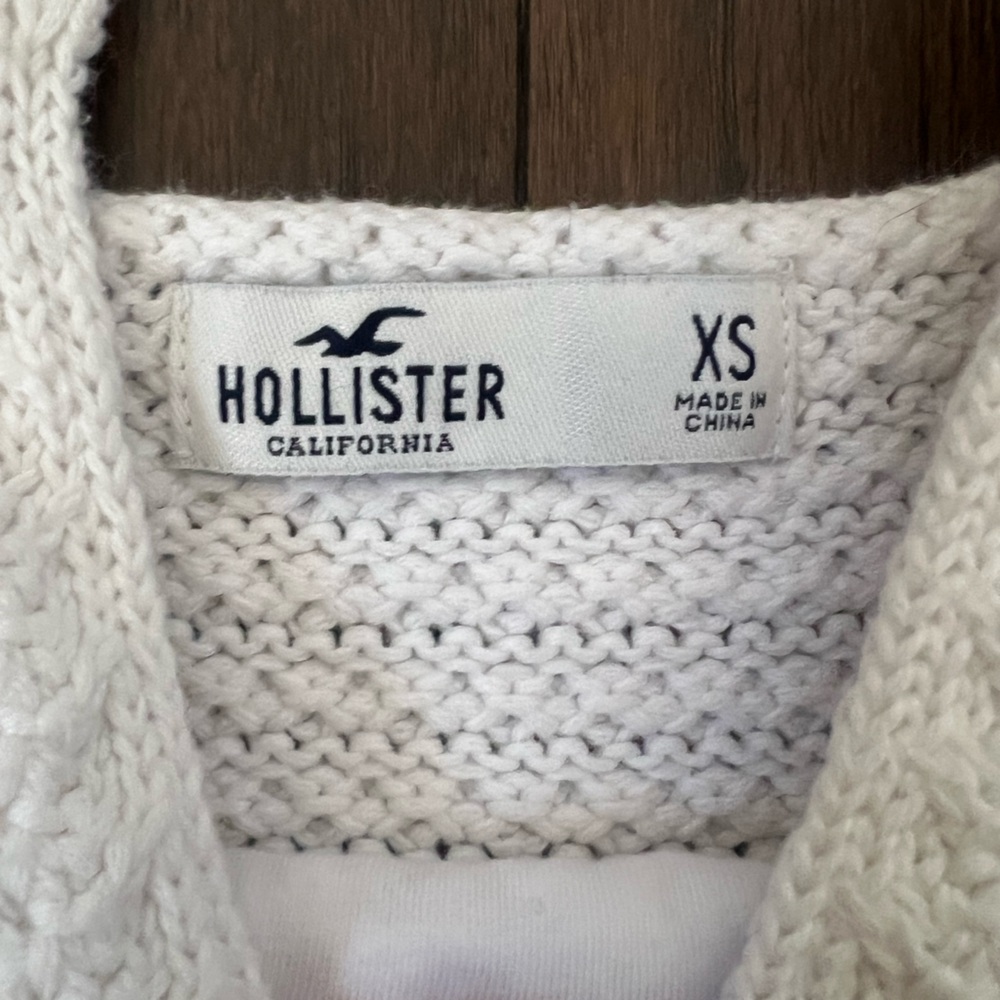 Hollister flower Crochet top - Picture 2 of 3